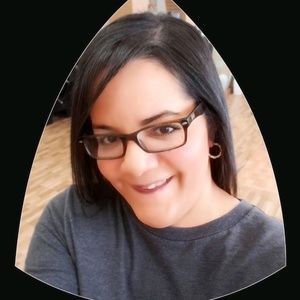 Meet your Posher, Julissa